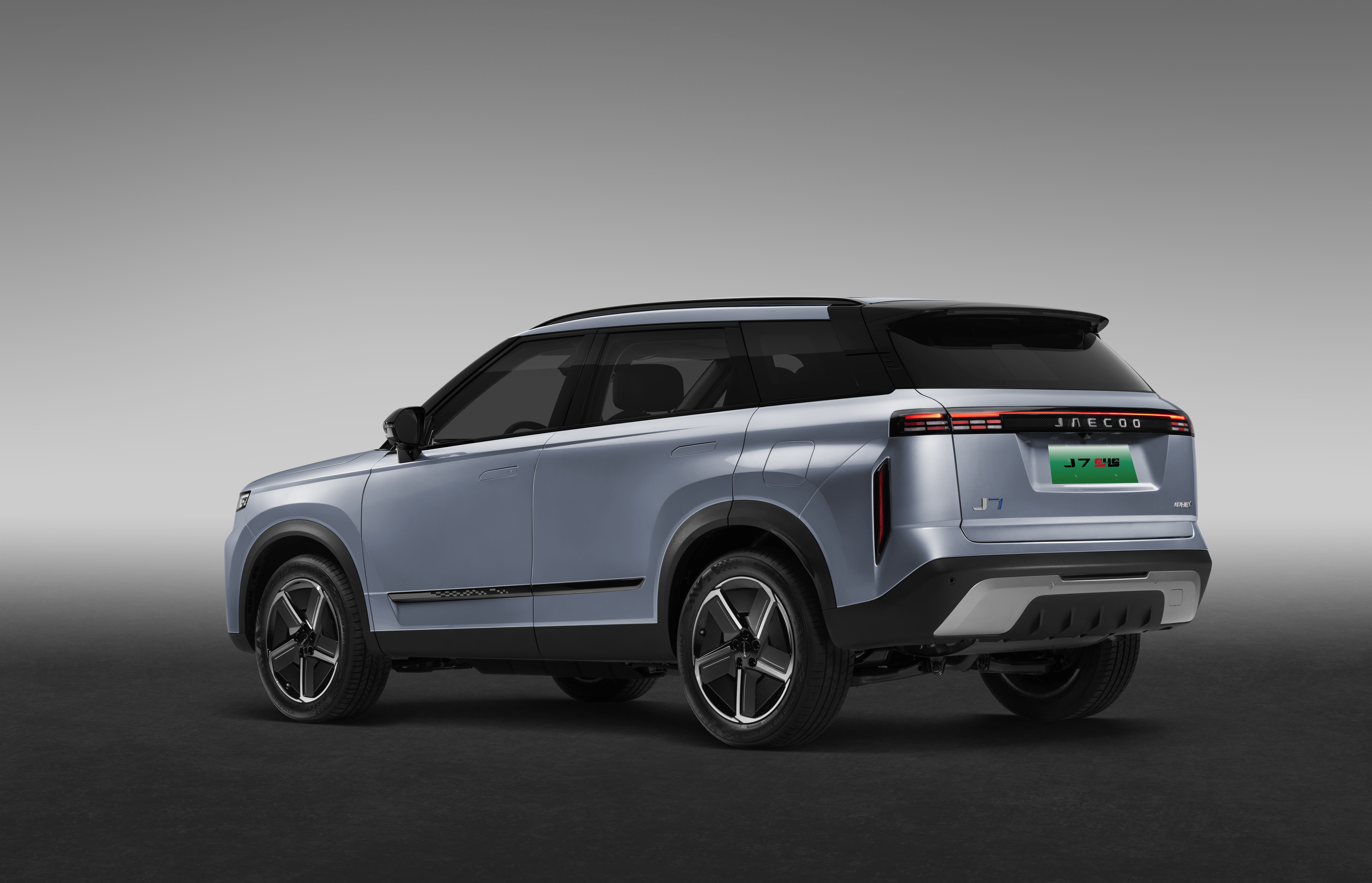 DSCF8310 (PHEV)_Silver Moonlight-min.png