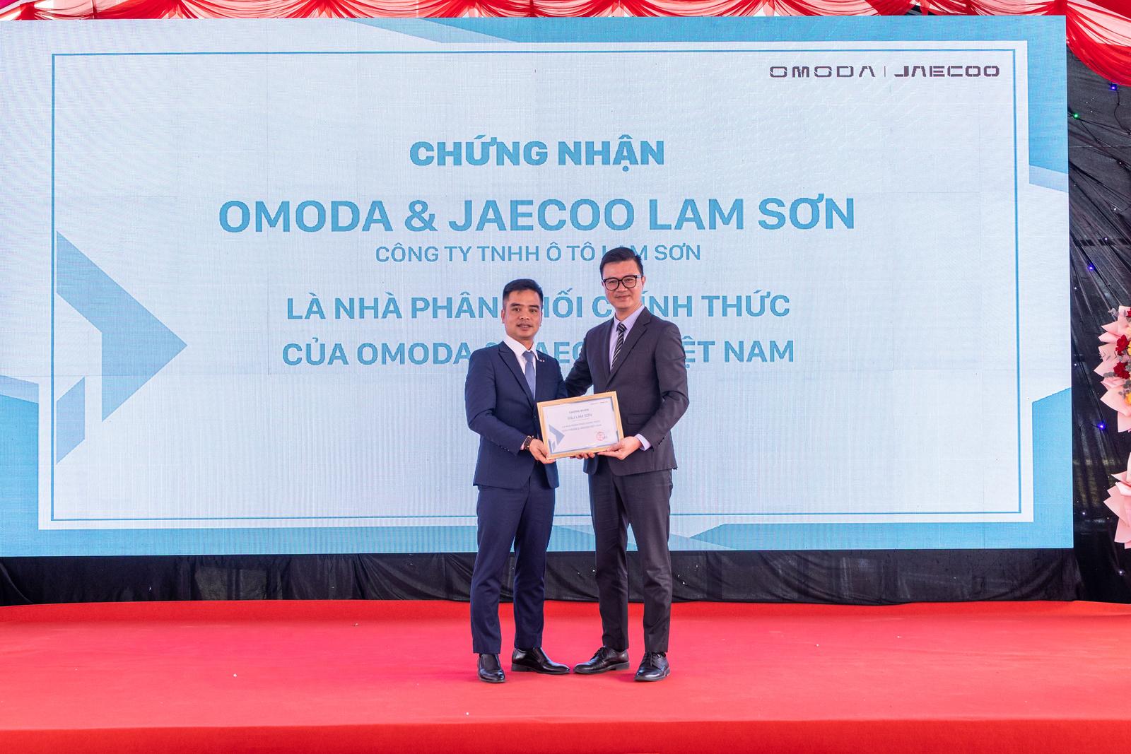 Trao giấy chứng nhận nhà phân phối chính hãng